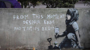 Il murales di Banksy a Hyde Park